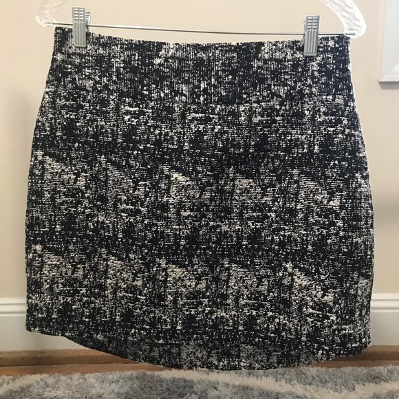 Banana Republic Mini Skirt - Picture 2 of 5
